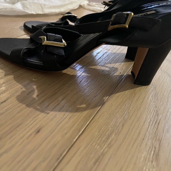 manolo blahnik - Picture 4 of 6